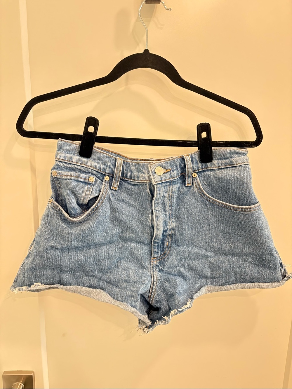 DENIM FORUM MID RISE CUTOFF DENIM SHORTS - Picture 2 of 6